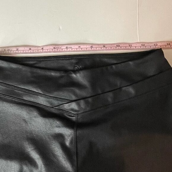 Ryu Shiny Black Crop Workout Leggings M - Picture 9 of 12